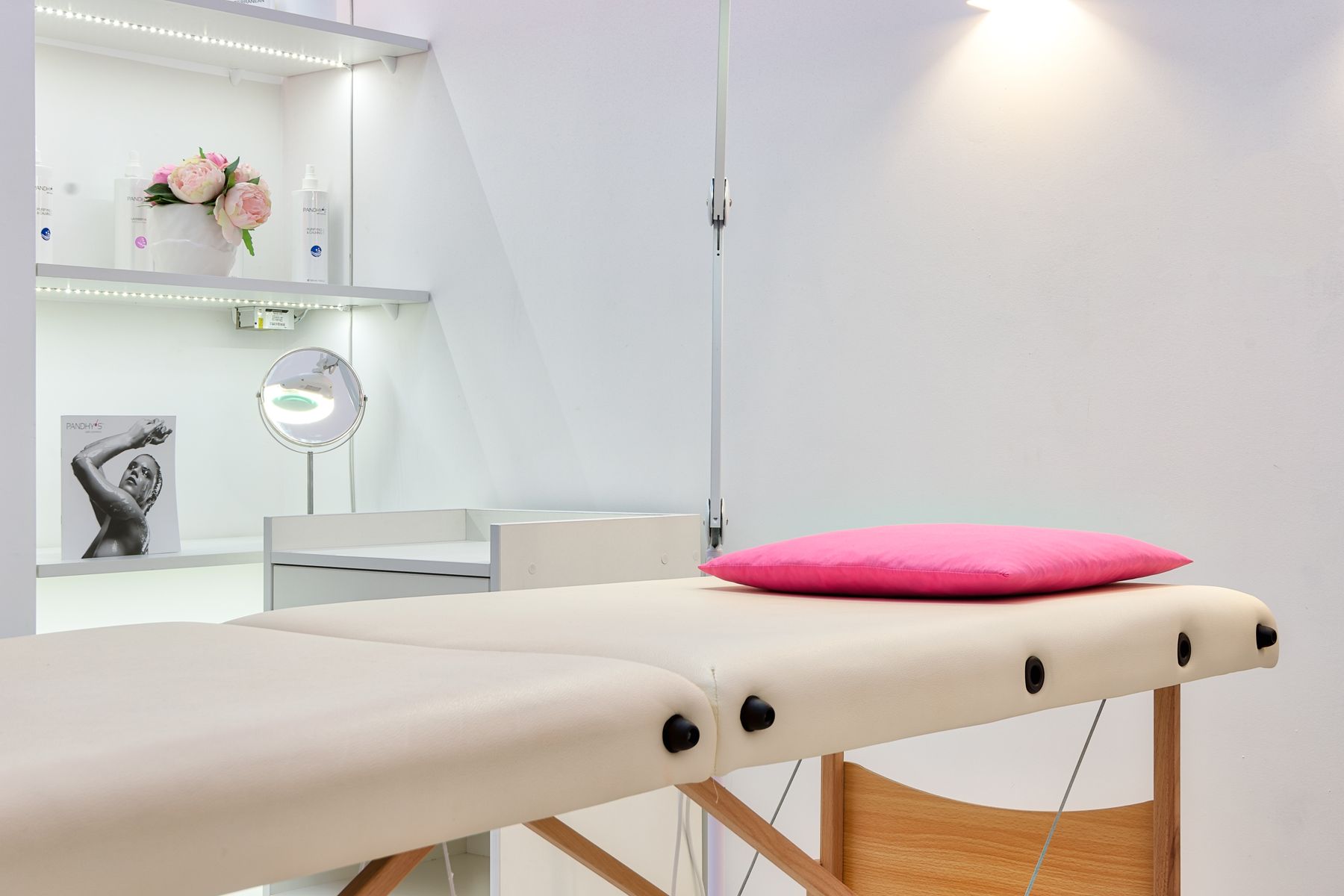 Treatment couch